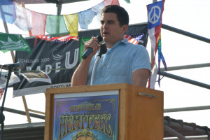 Ben Livingston, speaking at Main Stage at Seattle Hempfest, August 18, 2017